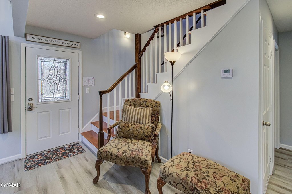 Gatlinburg, Tennessee, 37738, United States, 5 Bedrooms Bedrooms, ,2 BathroomsBathrooms,Residential,Forsale,1999457