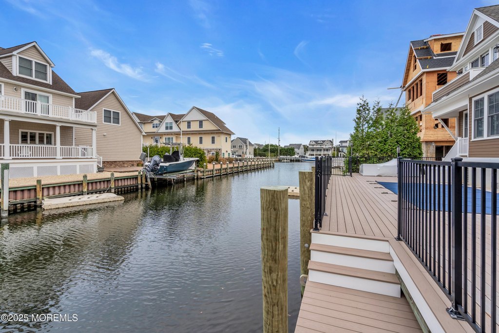 Mantoloking, New Jersey, 08738, United States, 4 Bedrooms Bedrooms, ,3 BathroomsBathrooms,Residential,Forsale,2004468