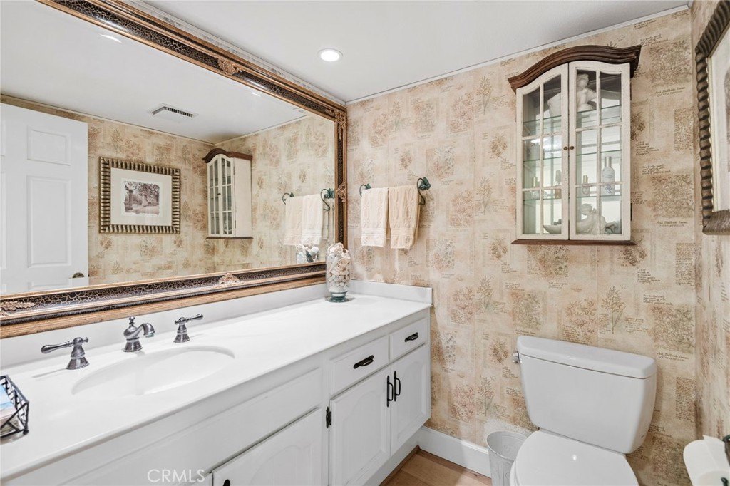 Lake Forest, California, 92630, United States, 5 Bedrooms Bedrooms, ,2.5 BathroomsBathrooms,Residential,Forsale,2009208