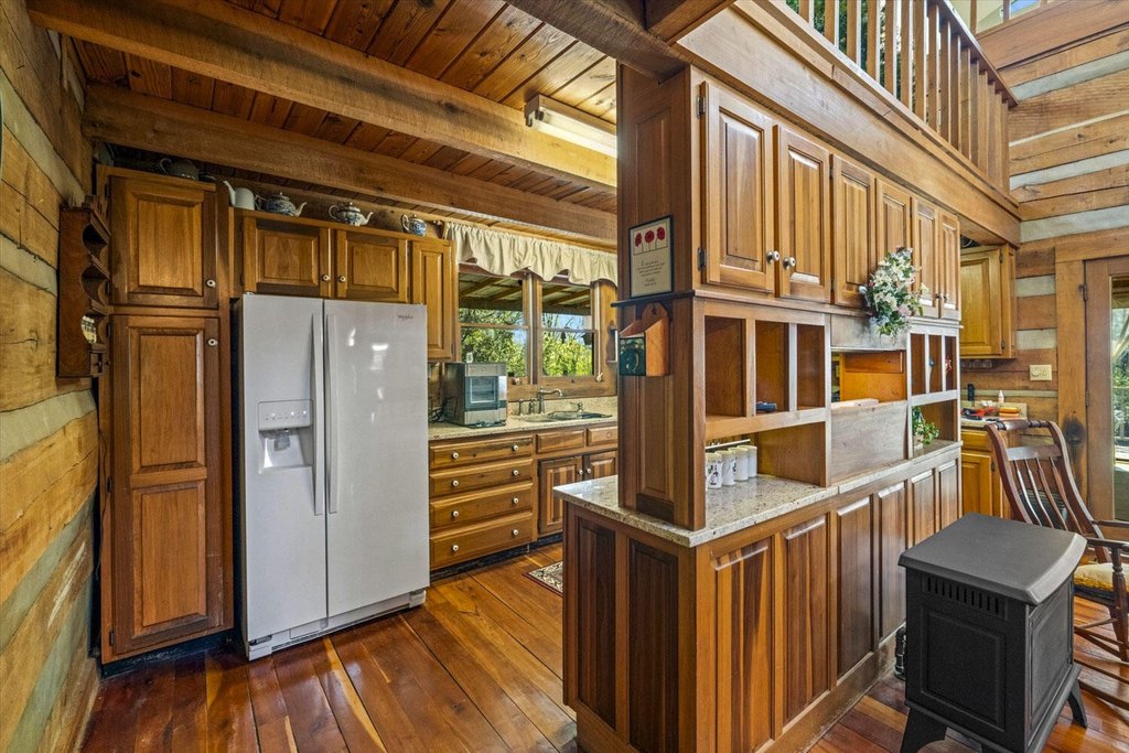 Jefferson City, Tennessee, 37760, United States, 3 Bedrooms Bedrooms, ,2 BathroomsBathrooms,Residential,Forsale,2002623