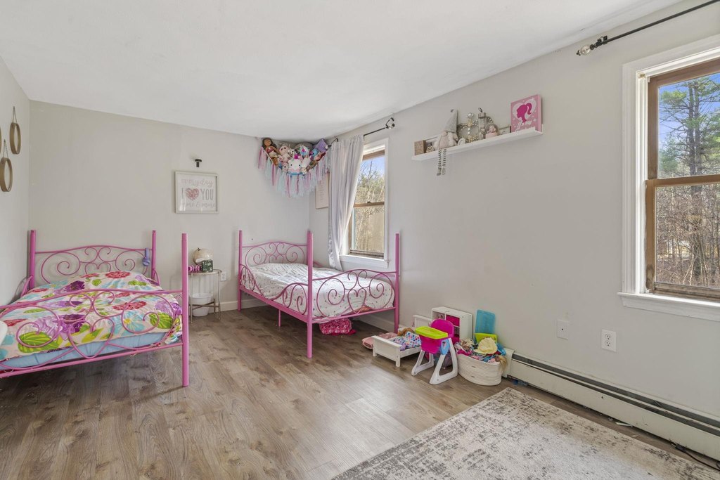 Epping, New Hampshire, 03042, United States, 4 Bedrooms Bedrooms, ,2 BathroomsBathrooms,Residential,Forsale,2004719