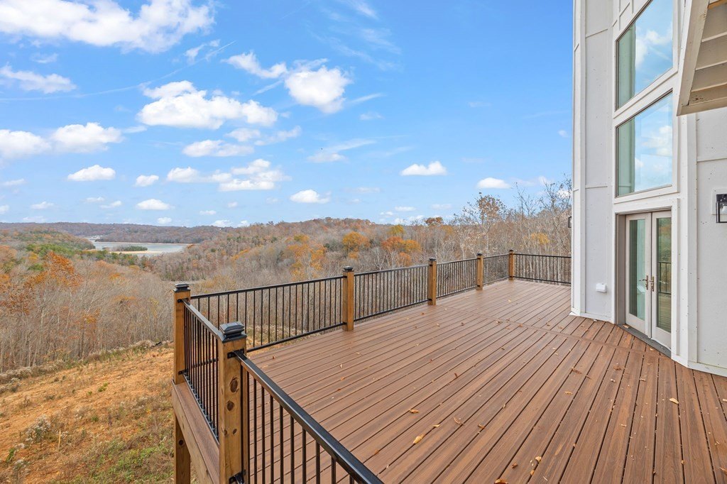 Byrdstown, Tennessee, 38549, United States, 5 Bedrooms Bedrooms, ,4.5 BathroomsBathrooms,Residential,Forsale,1996615