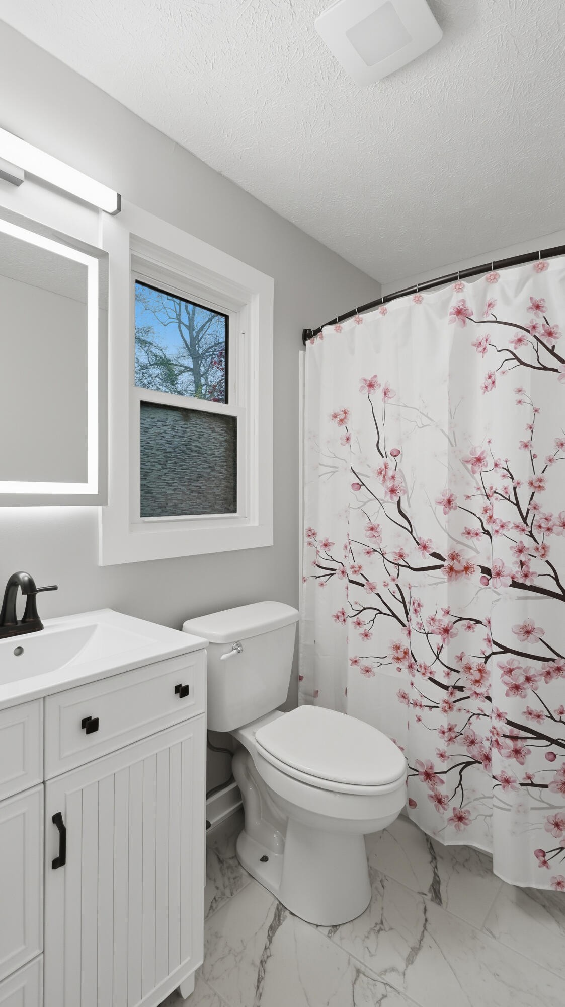 Chattanooga, Tennessee, 37416, United States, 6 Bedrooms Bedrooms, ,4 BathroomsBathrooms,Residential,Forsale,2004678