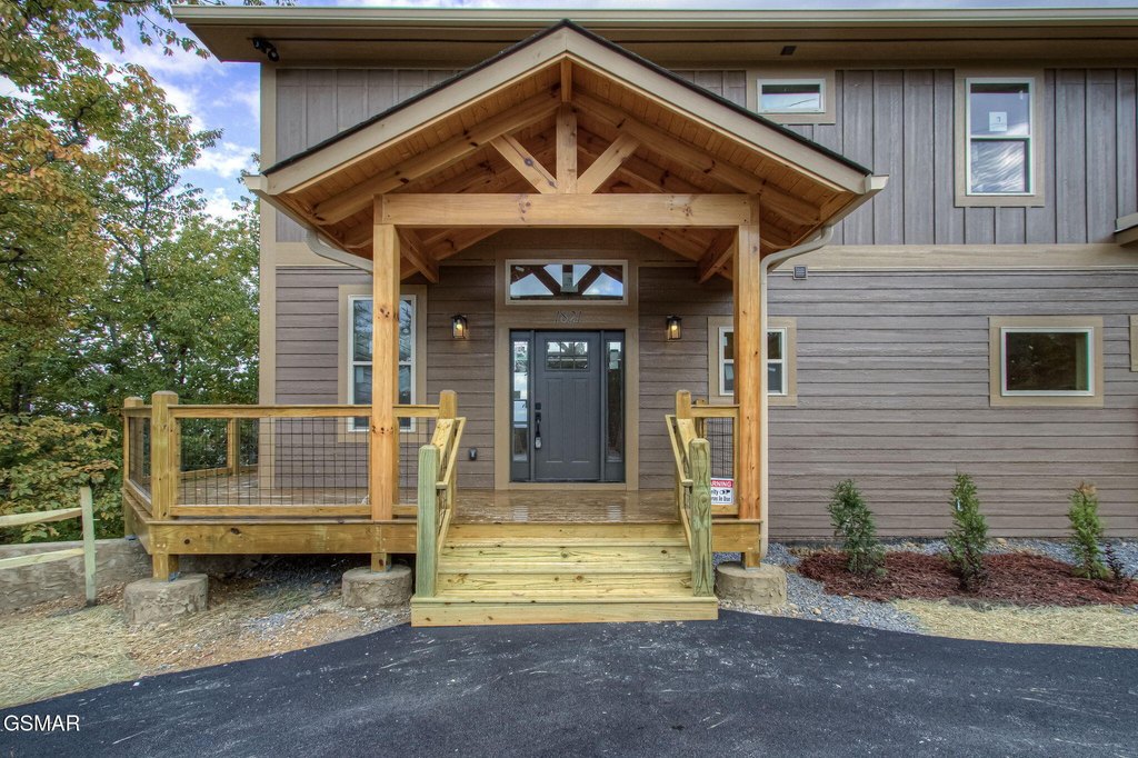 Pigeon Forge, Tennessee, 37862, United States, 3 Bedrooms Bedrooms, ,3.5 BathroomsBathrooms,Residential,Forsale,1999473