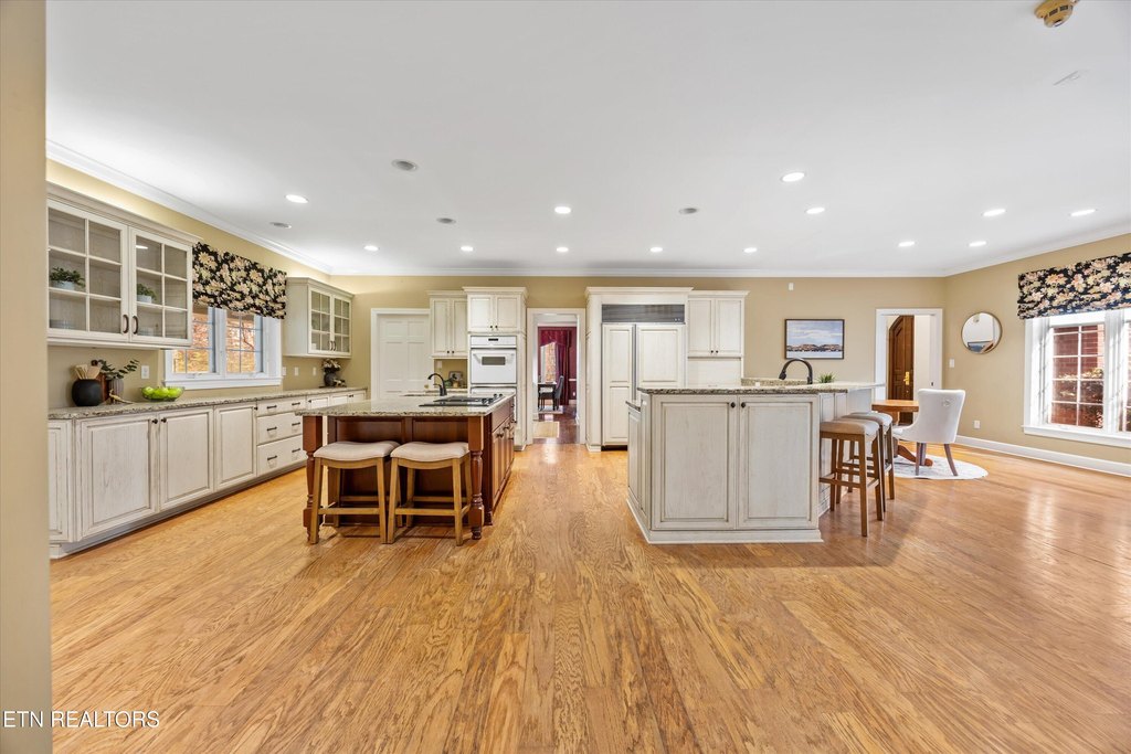 Maryville, Tennessee, 37803, United States, 5 Bedrooms Bedrooms, ,5.5 BathroomsBathrooms,Residential,Forsale,1999469