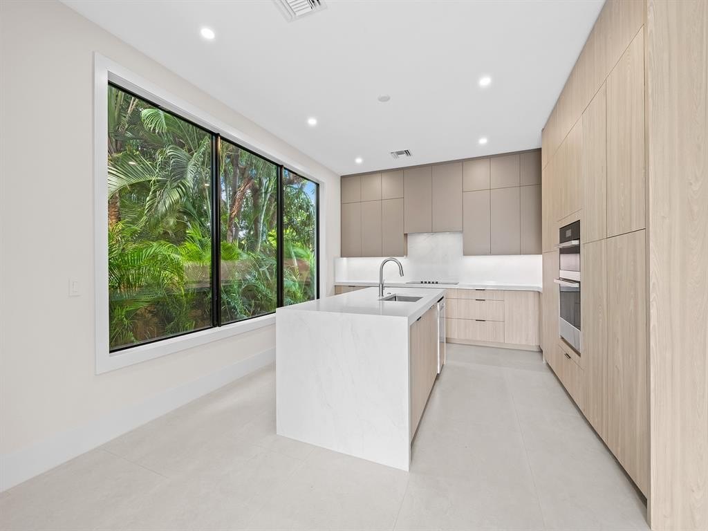 Fort Lauderdale, Florida, 33304, United States, 3 Bedrooms Bedrooms, ,2.5 BathroomsBathrooms,Residential,Forsale,2004485