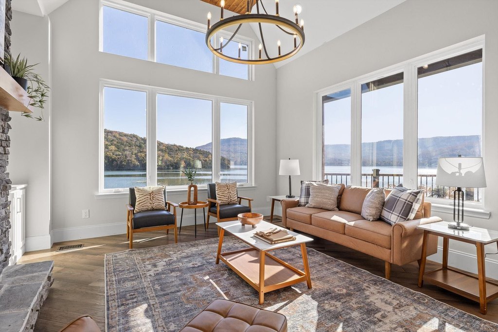 Jasper, Tennessee, 37347, United States, 5 Bedrooms Bedrooms, ,6.5 BathroomsBathrooms,Residential,Forsale,2009602