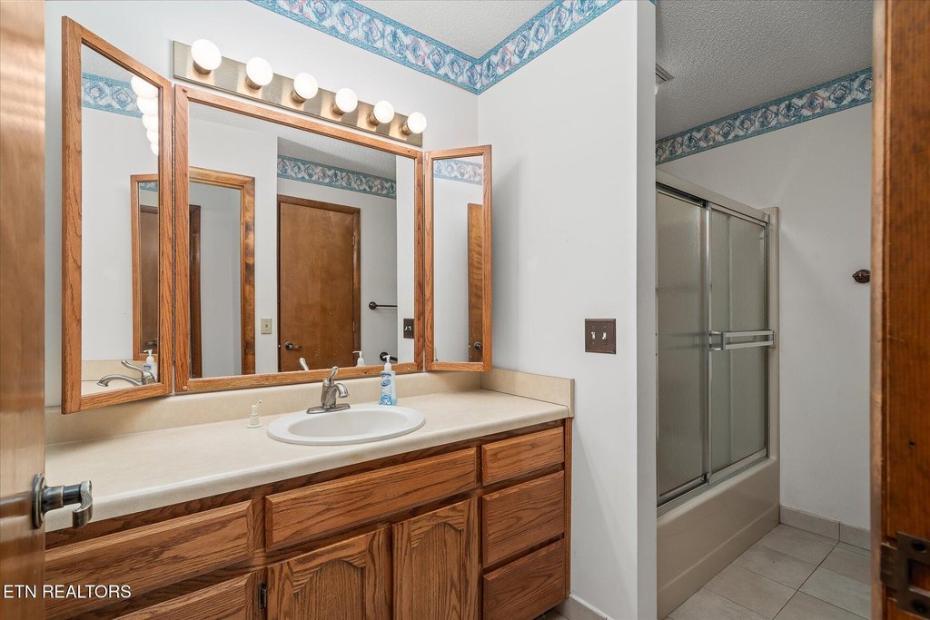 Crossville, Tennessee, 38558, United States, 2 Bedrooms Bedrooms, ,2 BathroomsBathrooms,Residential,Forsale,1907858