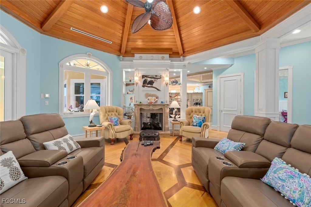 Sanibel, Florida, 33957, United States, 4 Bedrooms Bedrooms, ,4.5 BathroomsBathrooms,Residential,Forsale,2004796