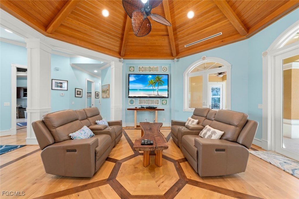 Sanibel, Florida, 33957, United States, 4 Bedrooms Bedrooms, ,4.5 BathroomsBathrooms,Residential,Forsale,2004796