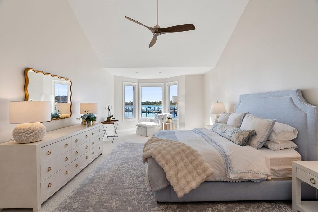 New Castle, New Hampshire, 03854, United States, 3 Bedrooms Bedrooms, ,3.5 BathroomsBathrooms,Residential,Forsale,2004717