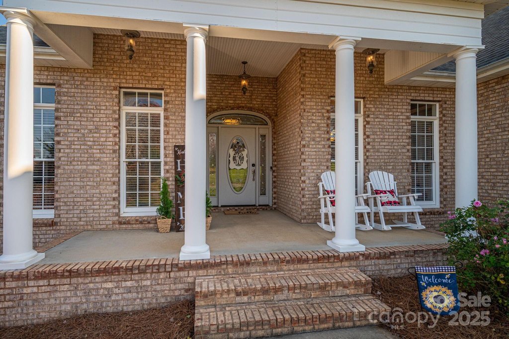 Conover, North Carolina, 28613, United States, 3 Bedrooms Bedrooms, ,4.5 BathroomsBathrooms,Residential,Forsale,2007719