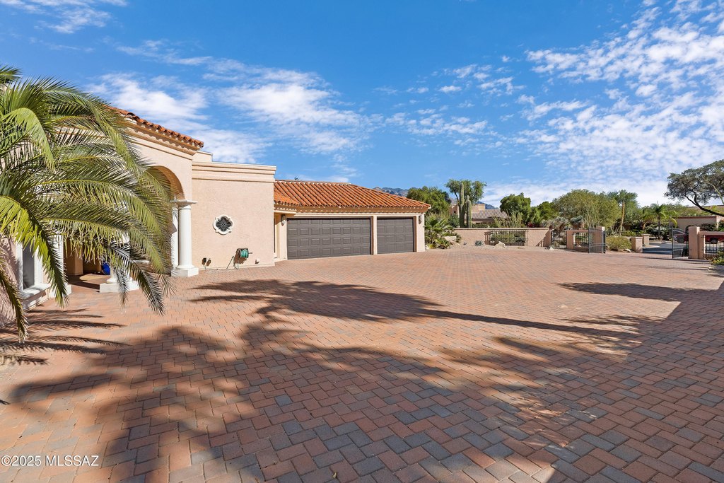 Tucson, Arizona, 85742, United States, 3 Bedrooms Bedrooms, ,3 BathroomsBathrooms,Residential,Forsale,2004437