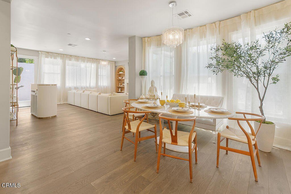 Thousand Oaks, California, 91362, United States, 4 Bedrooms Bedrooms, ,3.5 BathroomsBathrooms,Residential,Forsale,2004525