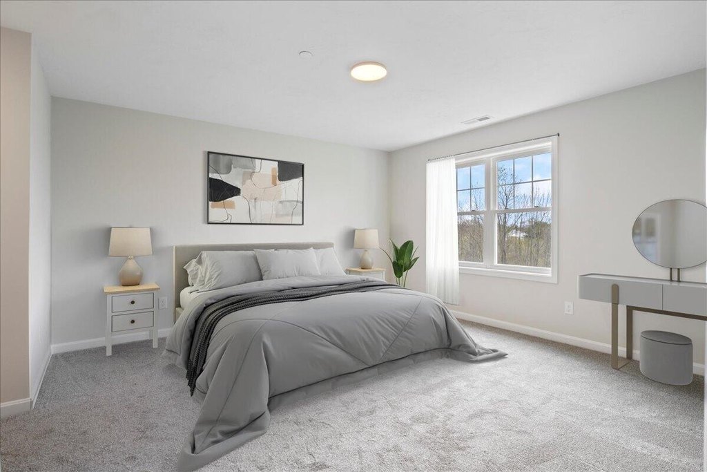 Kittery, Maine, 03904, United States, 2 Bedrooms Bedrooms, ,2 BathroomsBathrooms,Residential,Forsale,1952886