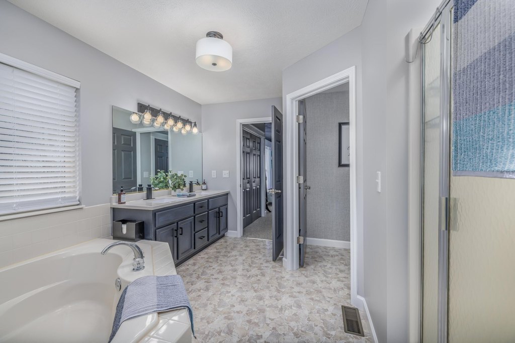 Talbott, Tennessee, 37877, United States, 5 Bedrooms Bedrooms, ,4.5 BathroomsBathrooms,Residential,Forsale,2002624