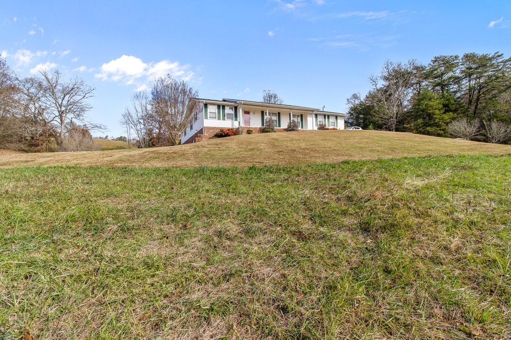 Dayton, Tennessee, 37321, United States, 3 Bedrooms Bedrooms, ,3.5 BathroomsBathrooms,Residential,Forsale,2009591