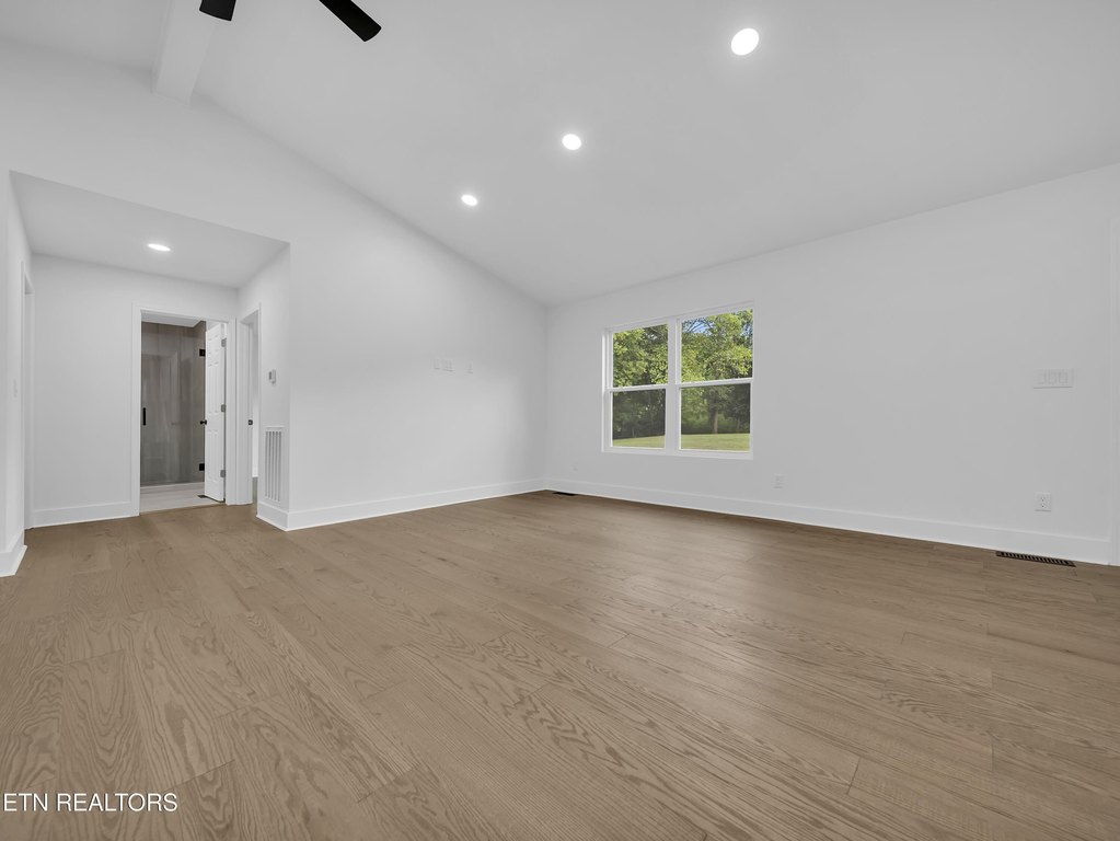 Maryville, Tennessee, 37801, United States, 3 Bedrooms Bedrooms, ,3 BathroomsBathrooms,Residential,Forsale,1973600