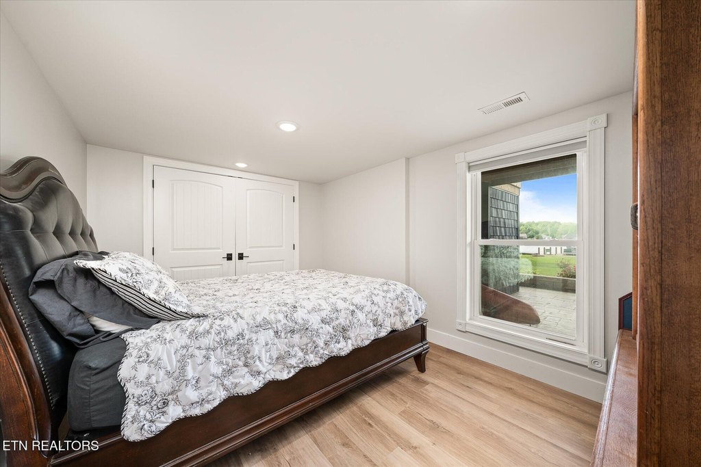 Crossville, Tennessee, 38572, United States, 3 Bedrooms Bedrooms, ,4.5 BathroomsBathrooms,Residential,Forsale,2010940