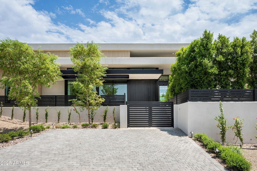 Paradise Valley, Arizona, 85253, United States, 6 Bedrooms Bedrooms, ,6 BathroomsBathrooms,Residential,Forsale,1953462