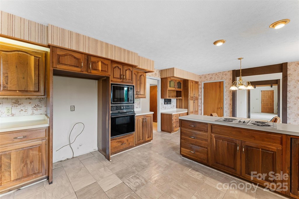 Asheville, North Carolina, 28806, United States, 4 Bedrooms Bedrooms, ,6.5 BathroomsBathrooms,Residential,Forsale,2011987