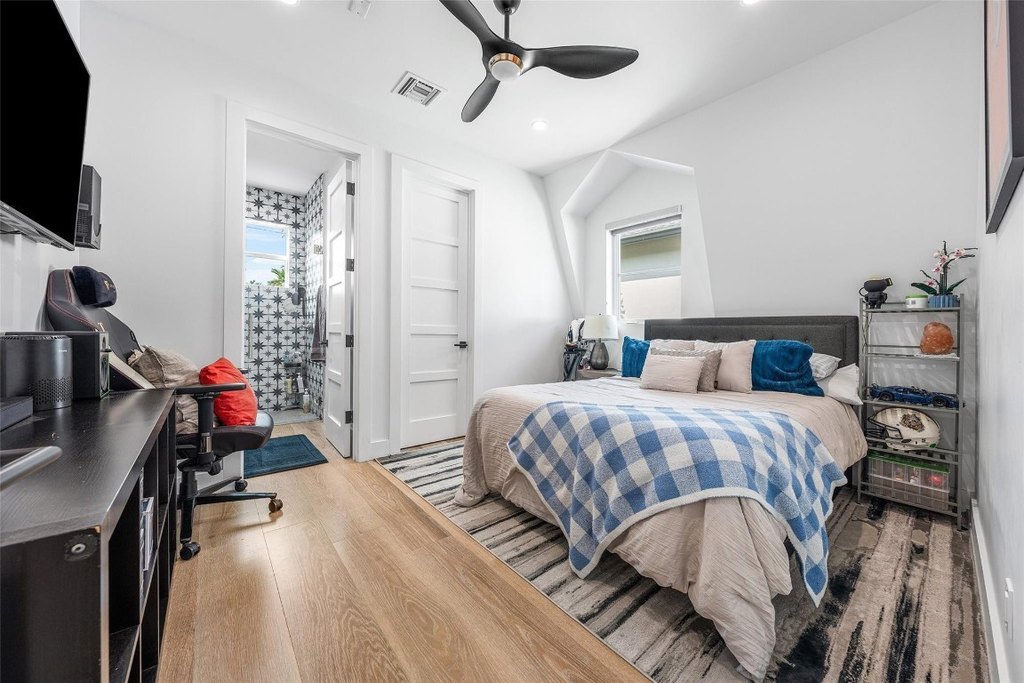 Fort Lauderdale, Florida, 33301, United States, 4 Bedrooms Bedrooms, ,4.5 BathroomsBathrooms,Residential,Forsale,1968297