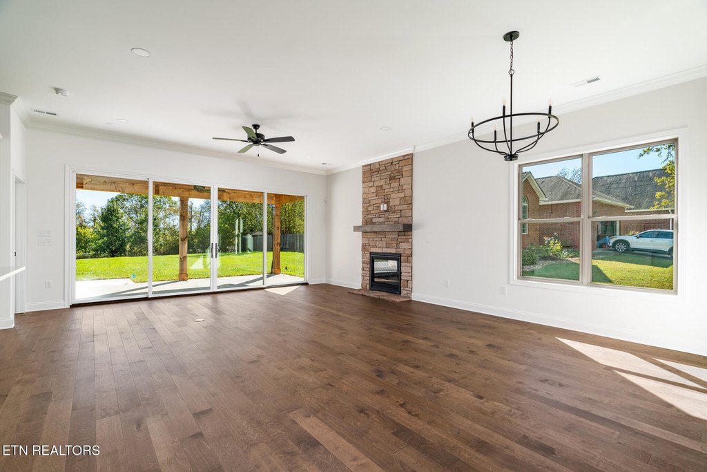 Maryville, Tennessee, 37801, United States, 3 Bedrooms Bedrooms, ,3 BathroomsBathrooms,Residential,Forsale,1942429