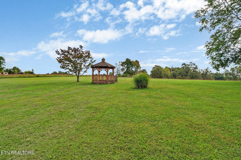 Crossville, Tennessee, 38555, United States, 3 Bedrooms Bedrooms, ,2 BathroomsBathrooms,Residential,Forsale,1952854