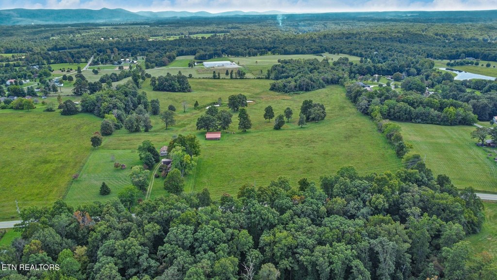 Crossville, Tennessee, 38555, United States, 3 Bedrooms Bedrooms, ,2 BathroomsBathrooms,Residential,Forsale,1952854