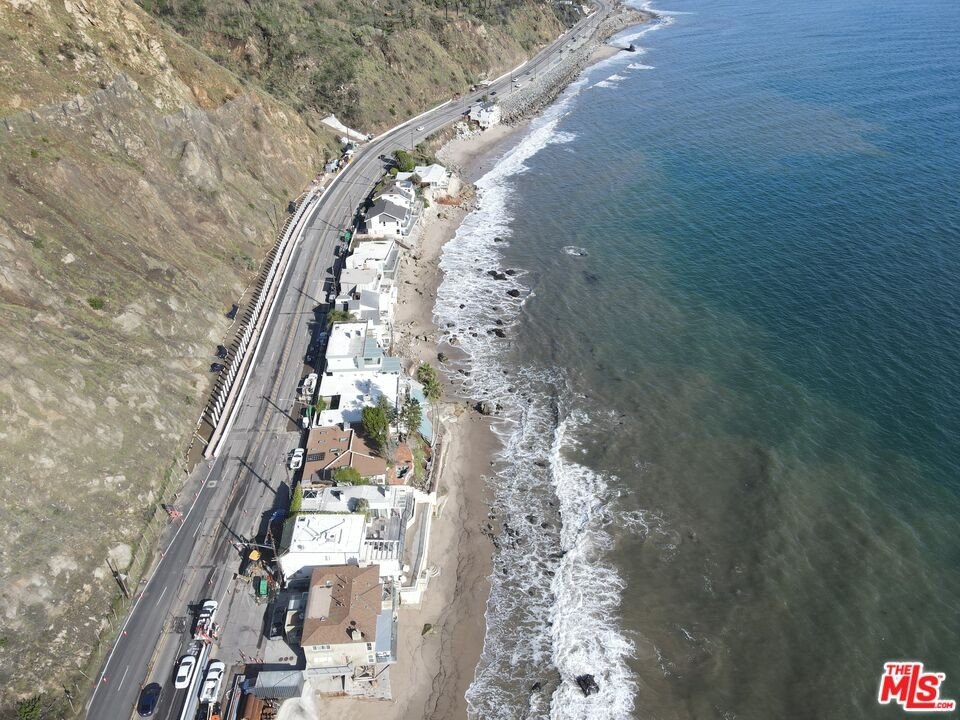 Malibu, California, 90265, United States, 3 Bedrooms Bedrooms, ,3 BathroomsBathrooms,Residential,Forsale,2009630