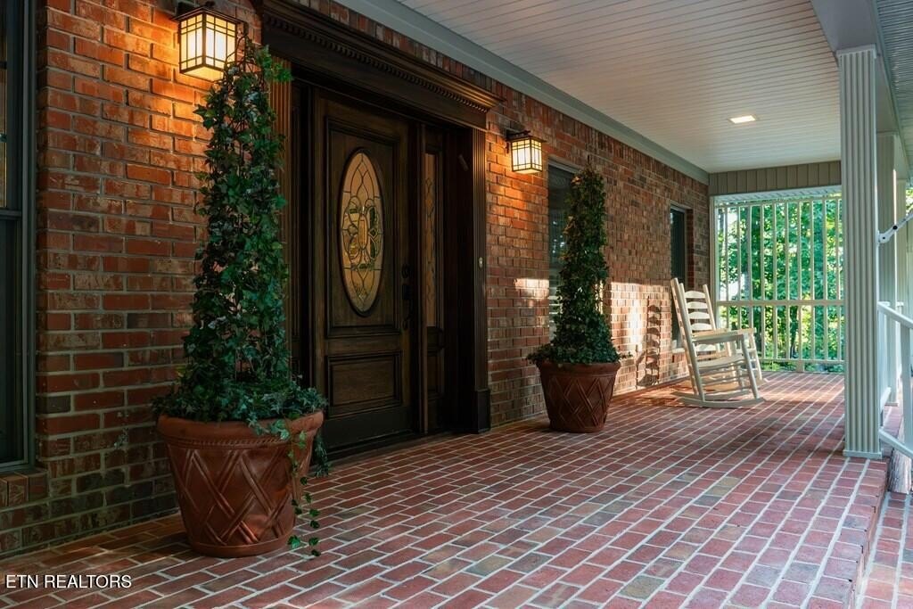 Livingston, Tennessee, 38570, United States, 3 Bedrooms Bedrooms, ,4.5 BathroomsBathrooms,Residential,Forsale,1952671