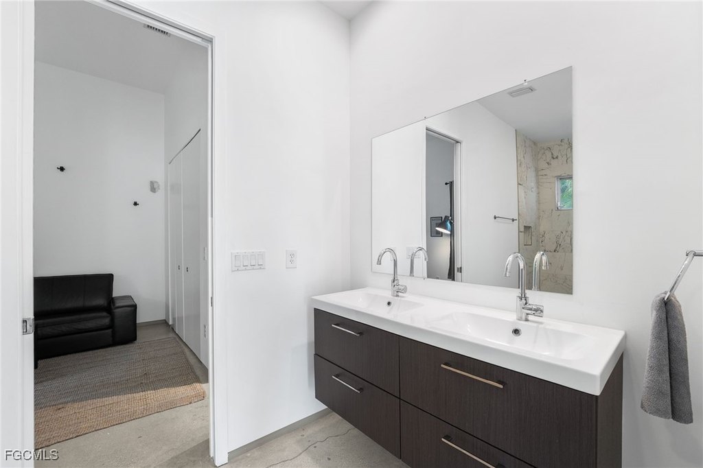 Fort Myers, Florida, 33908, United States, 5 Bedrooms Bedrooms, ,4 BathroomsBathrooms,Residential,Forsale,2004758