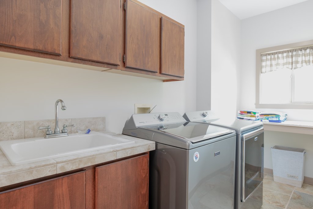 Kailua-Kona, Hawaii, 96740, United States, 4 Bedrooms Bedrooms, ,3.5 BathroomsBathrooms,Residential,Forsale,2004378