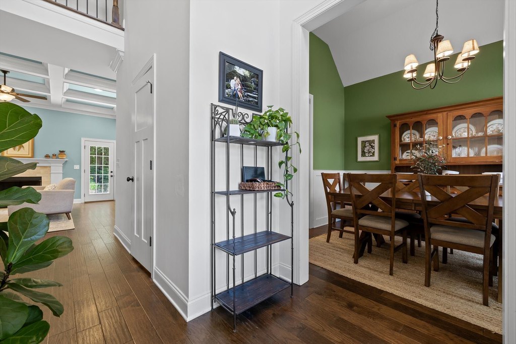 Chattanooga, Tennessee, 37406, United States, 4 Bedrooms Bedrooms, ,2.5 BathroomsBathrooms,Residential,Forsale,1963560