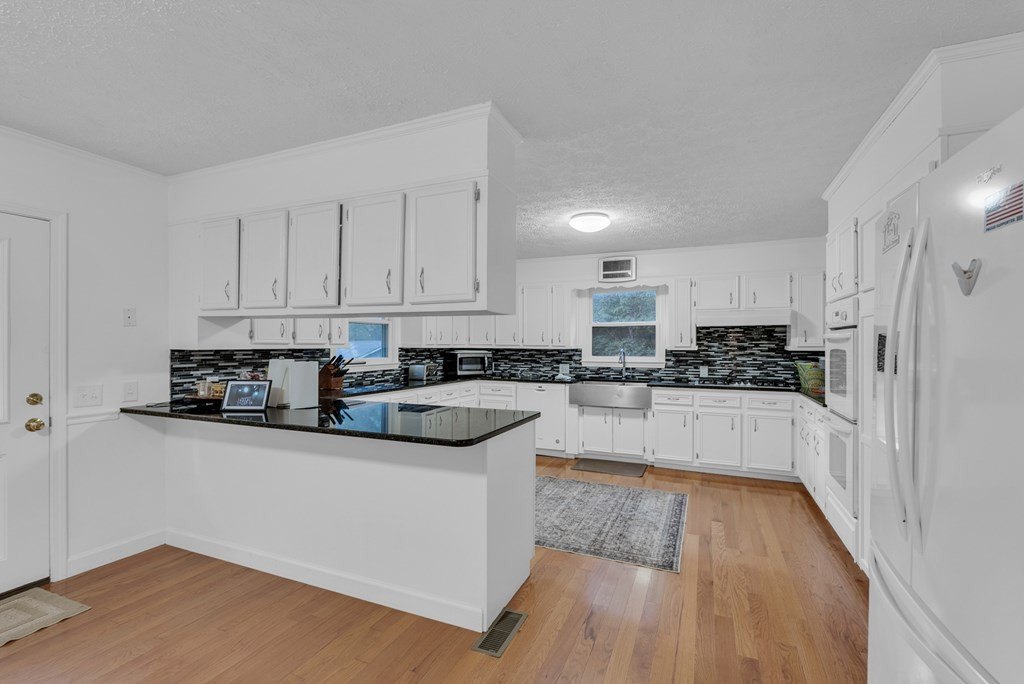 Smithville, Tennessee, 37166, United States, 4 Bedrooms Bedrooms, ,3 BathroomsBathrooms,Residential,Forsale,2010949