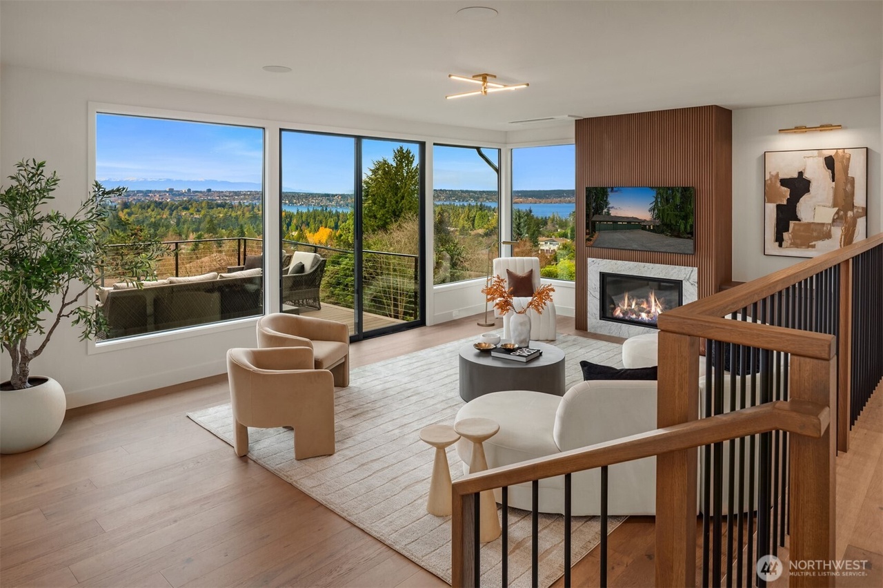 Clyde Hill, Washington, 98004, United States, 5 Bedrooms Bedrooms, ,4 BathroomsBathrooms,Residential,Forsale,2004453