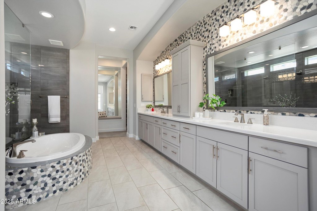 Buckeye, Arizona, 85396, United States, 3 Bedrooms Bedrooms, ,4 BathroomsBathrooms,Residential,Forsale,1987288