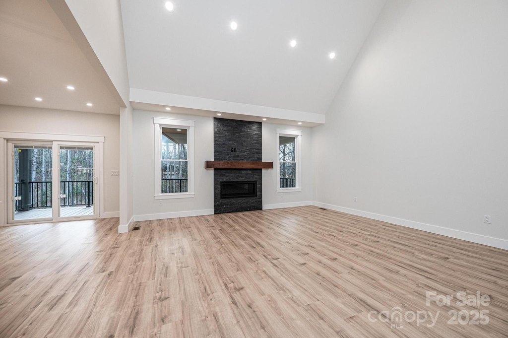 Hickory, North Carolina, 28601, United States, 4 Bedrooms Bedrooms, ,3 BathroomsBathrooms,Residential,Forsale,2007717