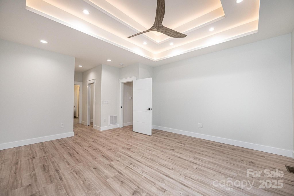 Hickory, North Carolina, 28601, United States, 4 Bedrooms Bedrooms, ,3 BathroomsBathrooms,Residential,Forsale,2007717