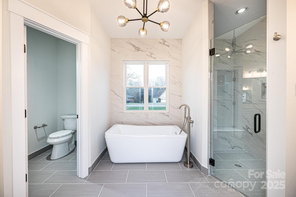 Hickory, North Carolina, 28601, United States, 4 Bedrooms Bedrooms, ,3 BathroomsBathrooms,Residential,Forsale,2007717