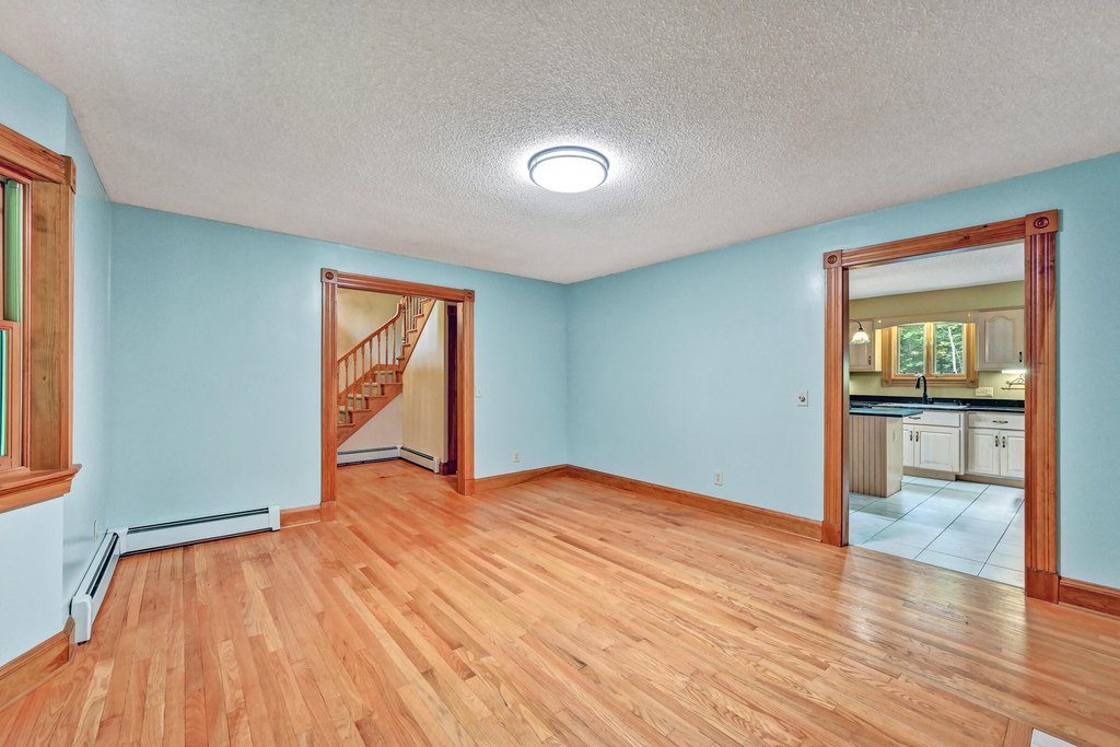 Wayne, Maine, 04284, United States, 4 Bedrooms Bedrooms, ,3 BathroomsBathrooms,Residential,Forsale,2004722