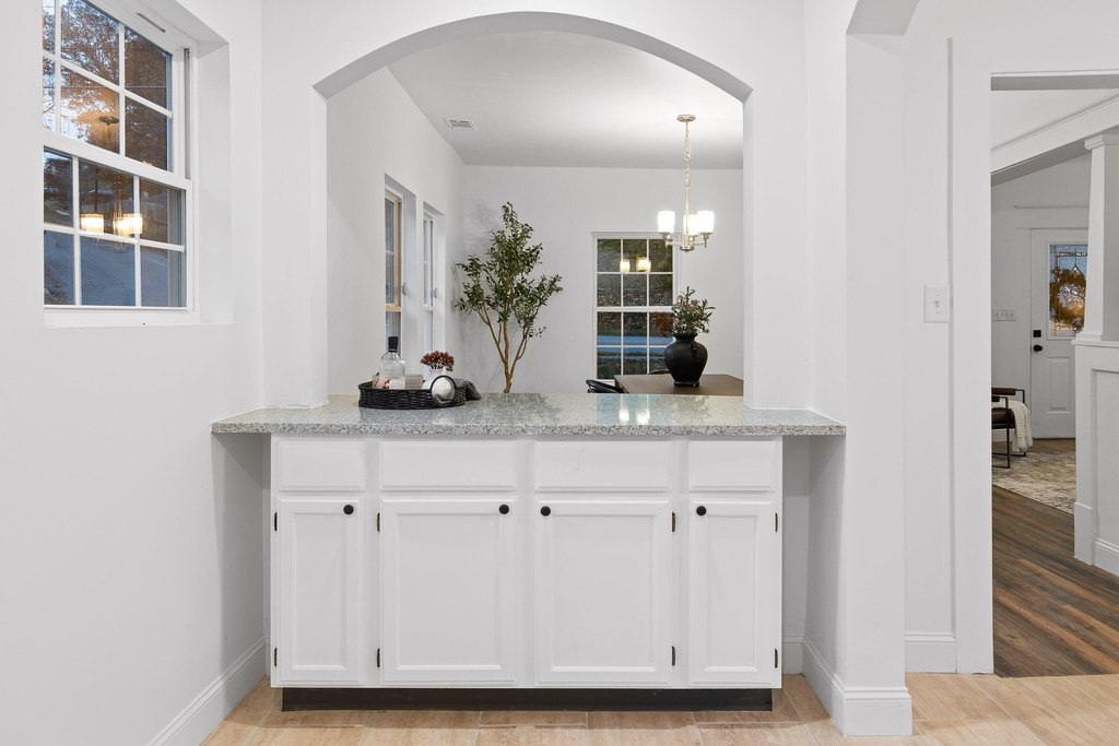 Chattanooga, Tennessee, 37405, United States, 4 Bedrooms Bedrooms, ,4 BathroomsBathrooms,Residential,Forsale,1922162