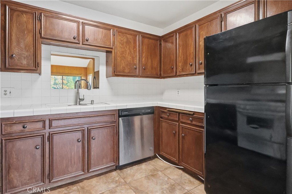 Lake Arrowhead, California, 92352, United States, 4 Bedrooms Bedrooms, ,2.5 BathroomsBathrooms,Residential,Forsale,2004862