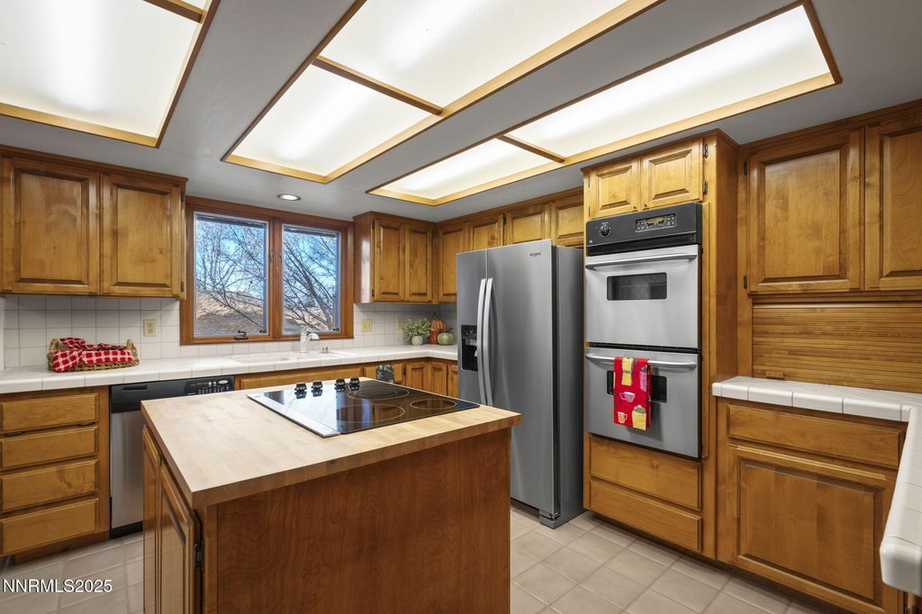 Reno, Nevada, 89519, United States, 3 Bedrooms Bedrooms, ,2 BathroomsBathrooms,Residential,Forsale,2012837