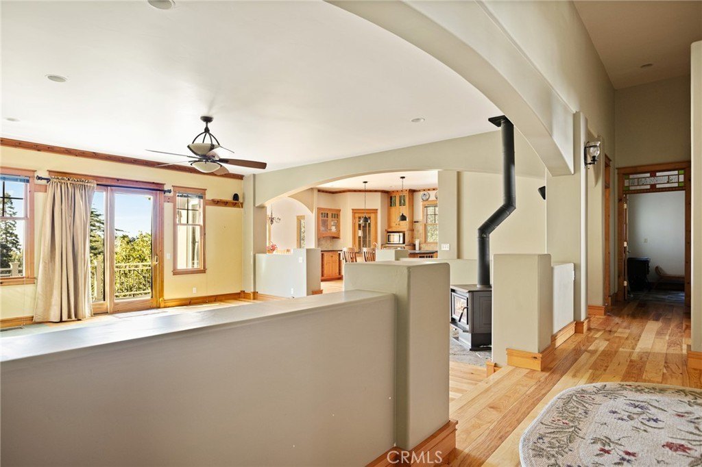 Running Springs, California, 92382, United States, 2 Bedrooms Bedrooms, ,3 BathroomsBathrooms,Residential,Forsale,1971043