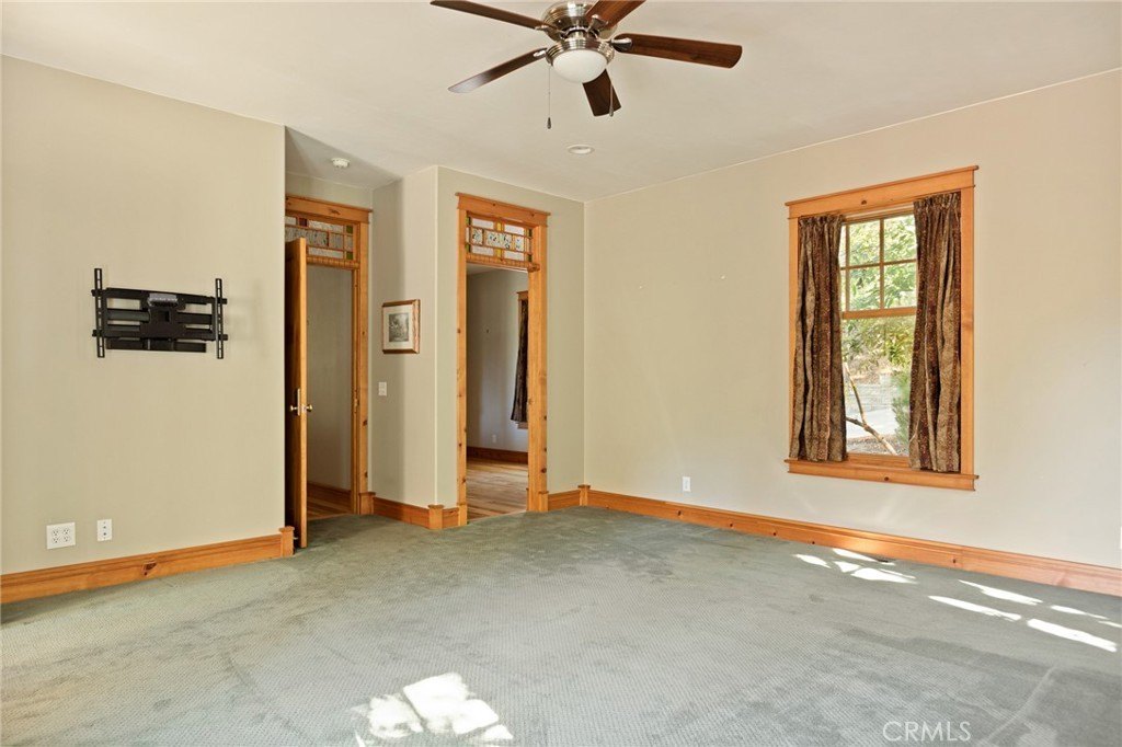 Running Springs, California, 92382, United States, 2 Bedrooms Bedrooms, ,3 BathroomsBathrooms,Residential,Forsale,1971043