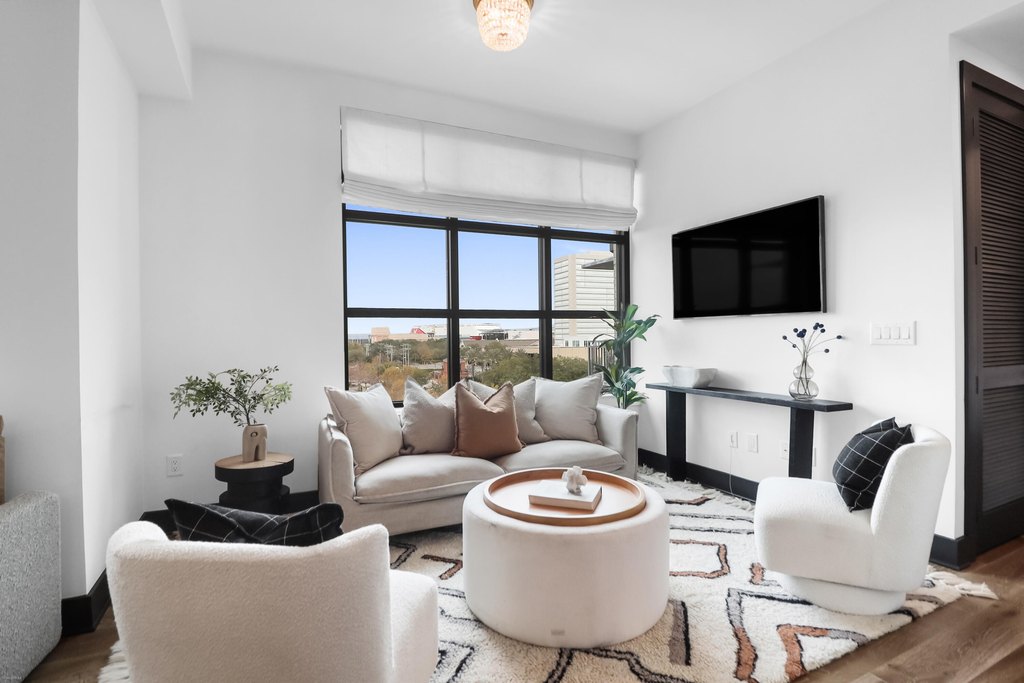 Charleston, South Carolina, 29401, United States, 2 Bedrooms Bedrooms, ,2 BathroomsBathrooms,Residential,Forsale,2007728