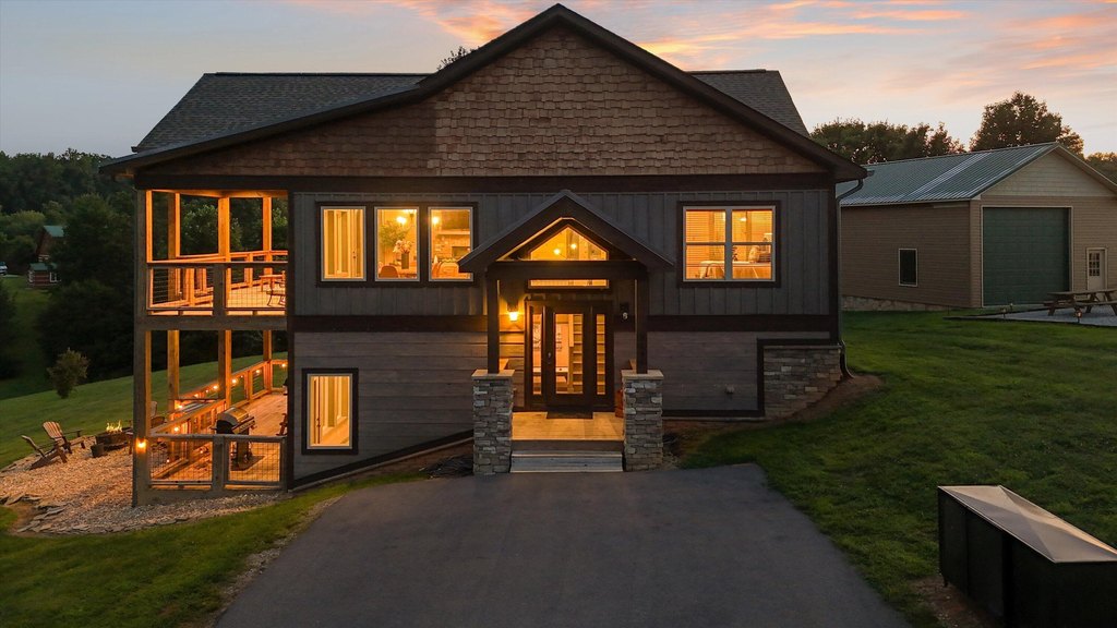 Sevierville, Tennessee, 37862, United States, 5 Bedrooms Bedrooms, ,5 BathroomsBathrooms,Residential,Forsale,1963563