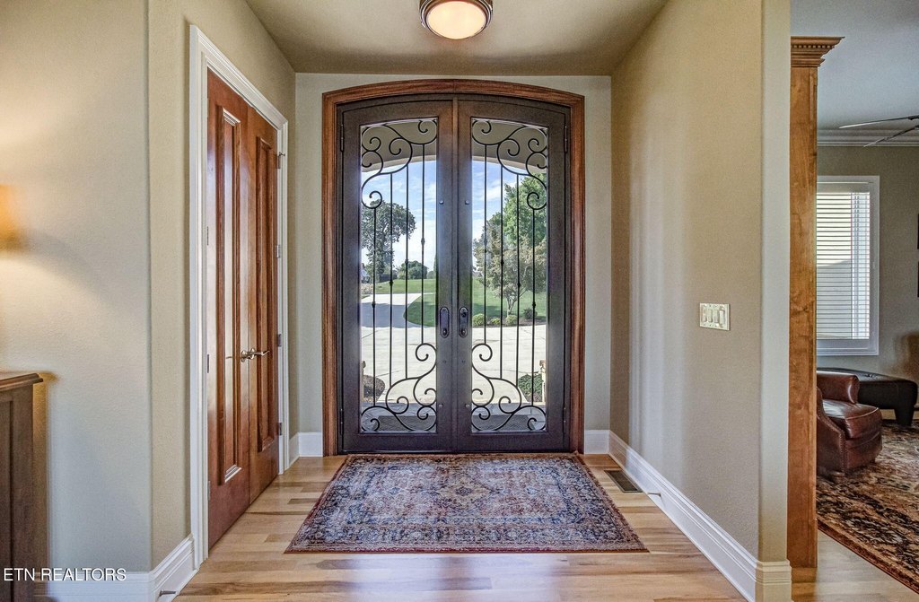 Vonore, Tennessee, 37885, United States, 4 Bedrooms Bedrooms, ,4.5 BathroomsBathrooms,Residential,Forsale,1960237