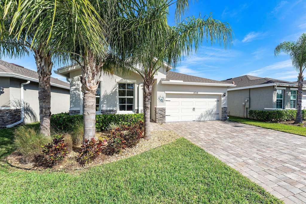 Hobe Sound, Florida, 33455, United States, 4 Bedrooms Bedrooms, ,2 BathroomsBathrooms,Residential,Forsale,2004649
